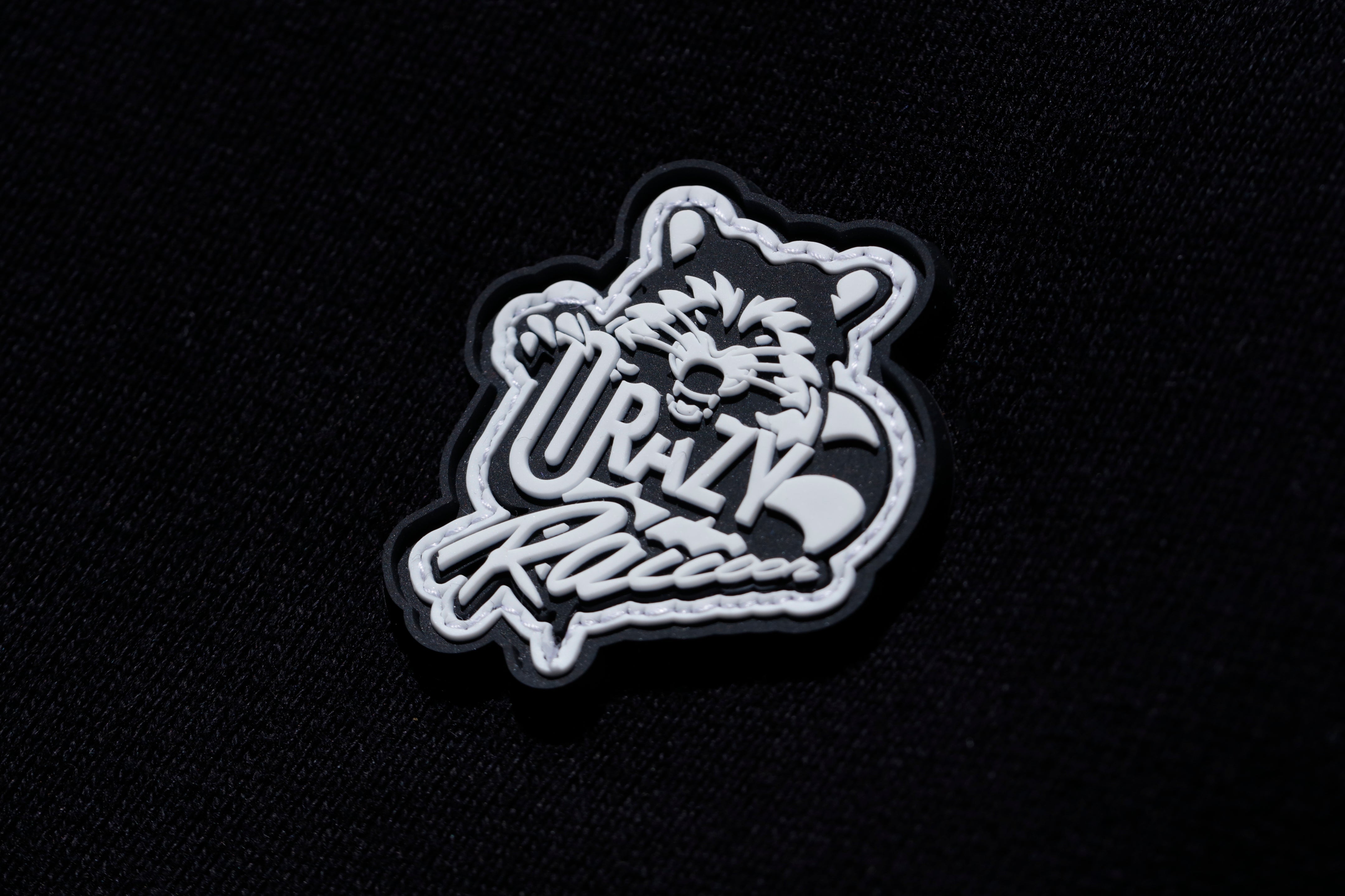 RACCOON LOGO ONE POINT CREWNECK – CRAZY RACCOON