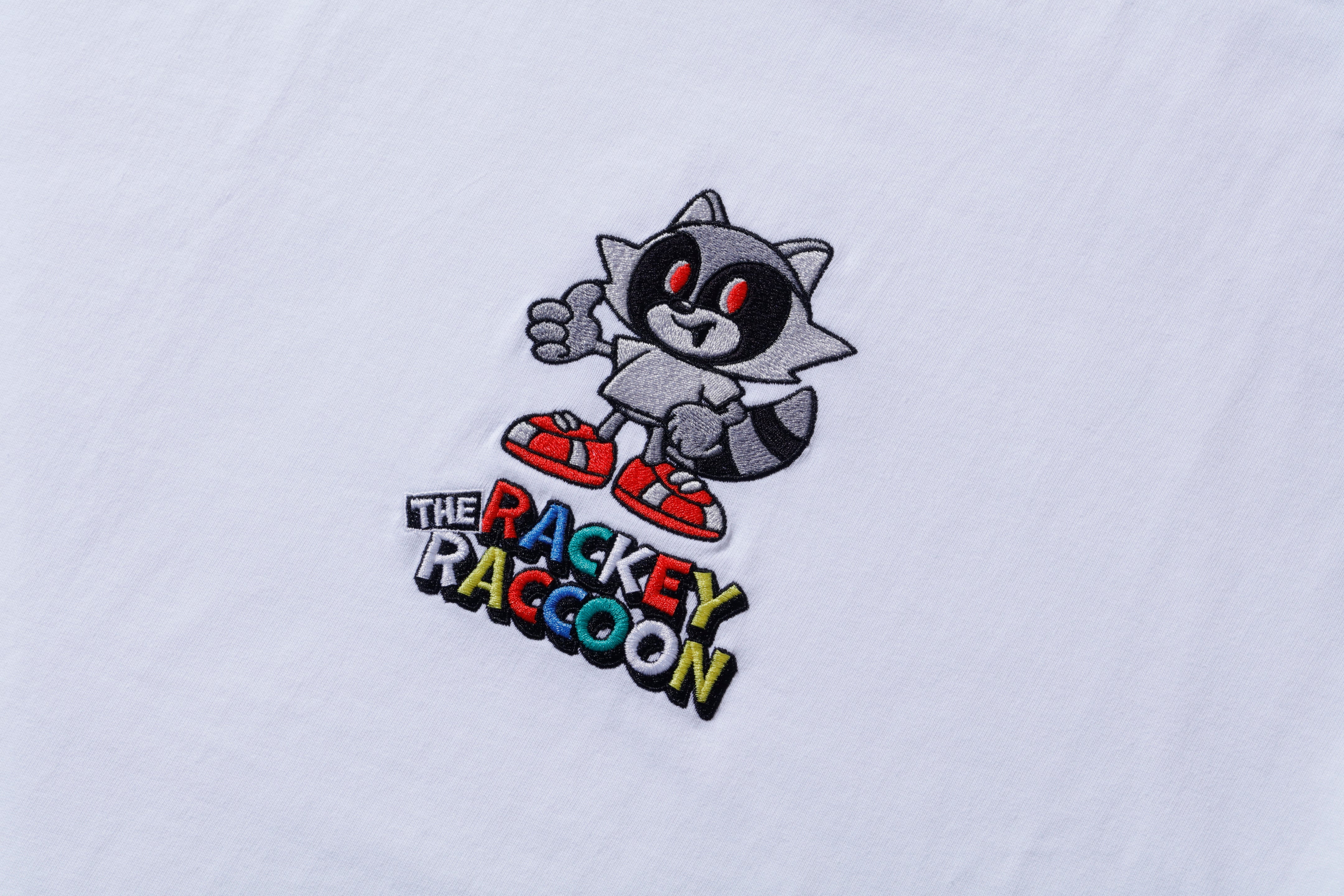 RACKEY THE RACCOON TEE WHITE – CRAZY RACCOON